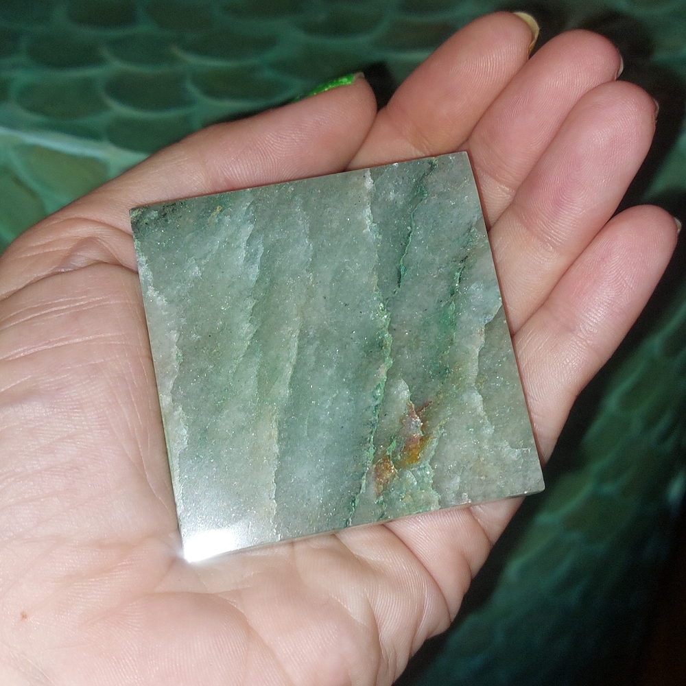 Green Aventurine Mini Pyramid - Picture 6 of 6